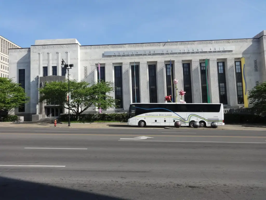 The white Art Deco former post office on Broadway that houses the Frist Art Museum